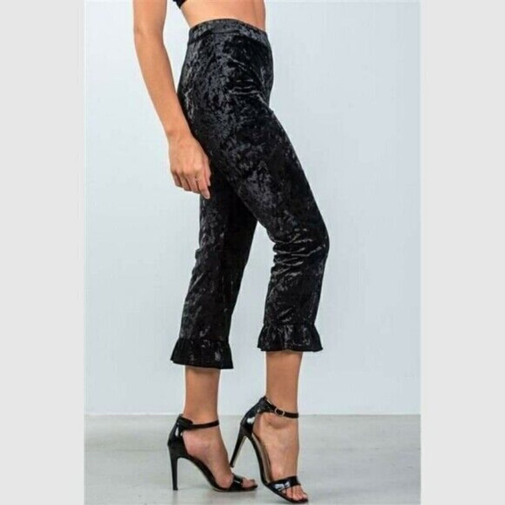 Cropped Black Ruffle Pants - Picture 5 of 11